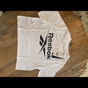 Reebok Cropped Tee - Size M